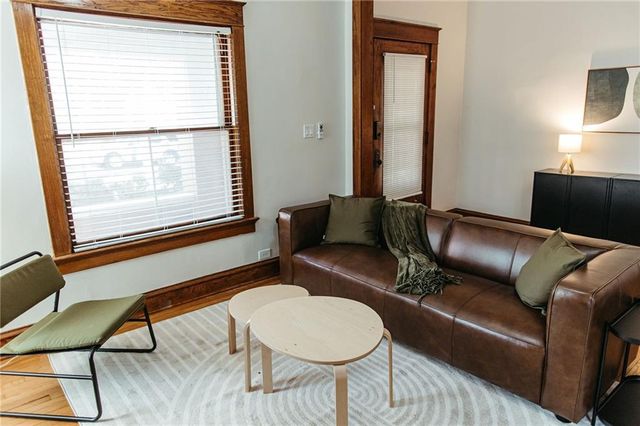 3621 CENTRAL Street, Kansas City, MO 64111