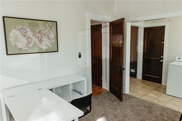 3621 CENTRAL Street, Kansas City, MO 64111