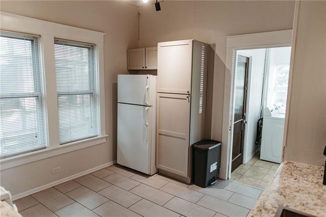 3621 CENTRAL Street, Kansas City, MO 64111