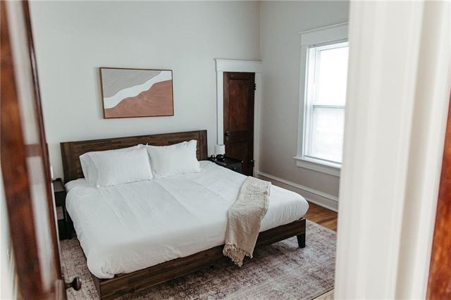 3621 CENTRAL Street, Kansas City, MO 64111