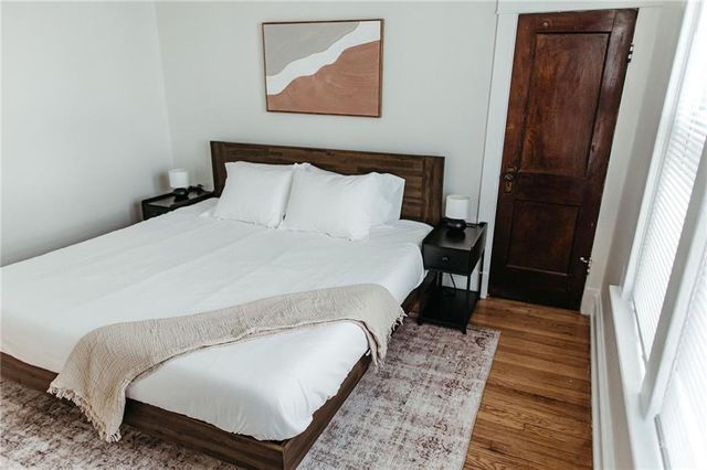 3621 CENTRAL Street, Kansas City, MO 64111