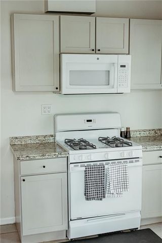 3621 CENTRAL Street, Kansas City, MO 64111