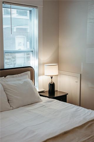 3621 CENTRAL Street, Kansas City, MO 64111