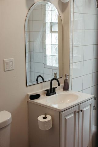 3621 CENTRAL Street, Kansas City, MO 64111