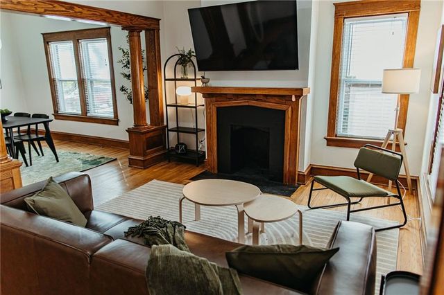 3621 CENTRAL Street, Kansas City, MO 64111