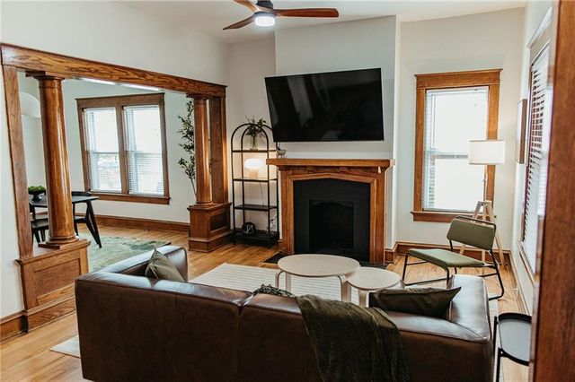 3621 CENTRAL Street, Kansas City, MO 64111