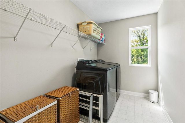 2759 W Newbern Drive W, Blacklick, OH 43004