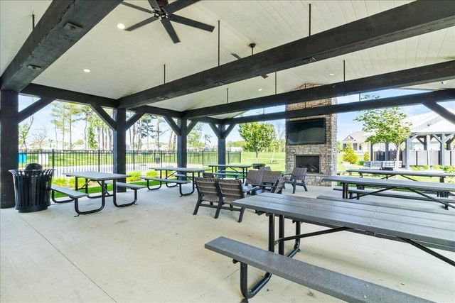 2759 W Newbern Drive W, Blacklick, OH 43004