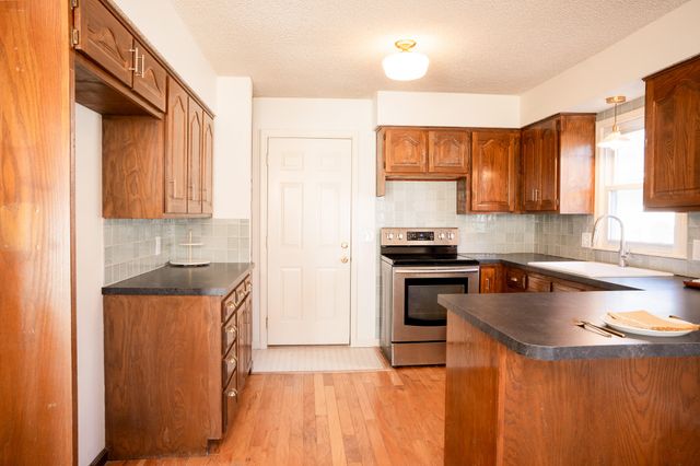 3656 S Westwood Avenue, Springfield, MO 65807