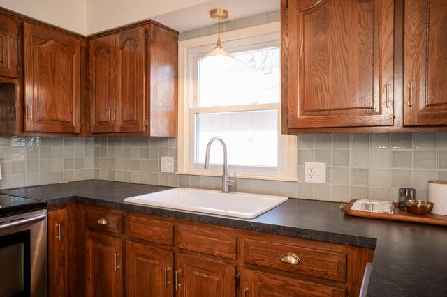 3656 S Westwood Avenue, Springfield, MO 65807