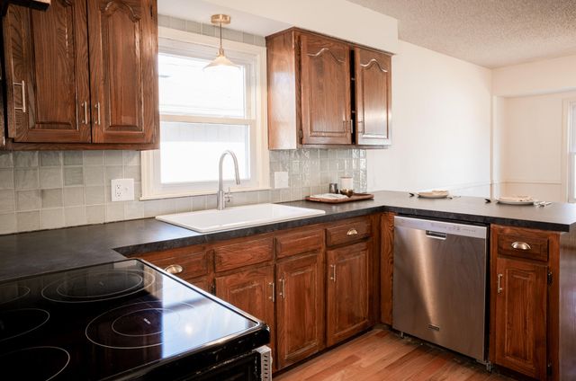 3656 S Westwood Avenue, Springfield, MO 65807