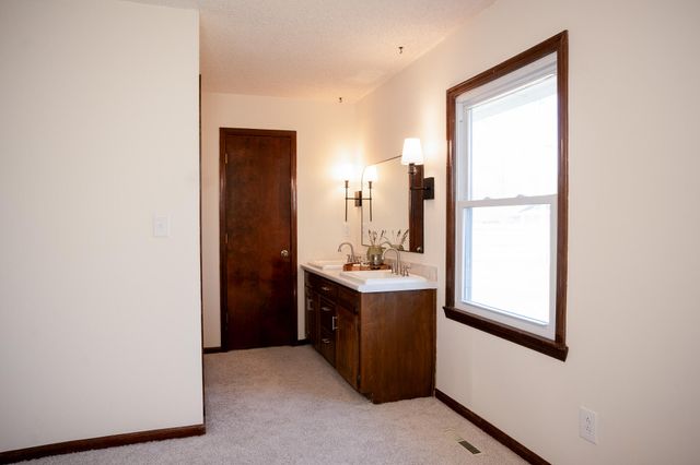 3656 S Westwood Avenue, Springfield, MO 65807