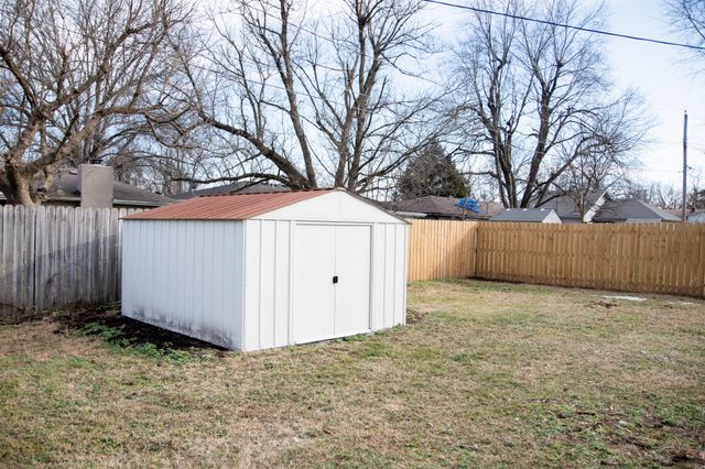 3656 S Westwood Avenue, Springfield, MO 65807