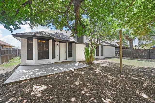 2530 Seven Hills Drive, Grand Prairie, TX 75052