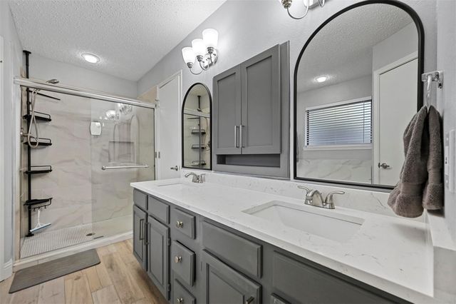 2530 Seven Hills Drive, Grand Prairie, TX 75052