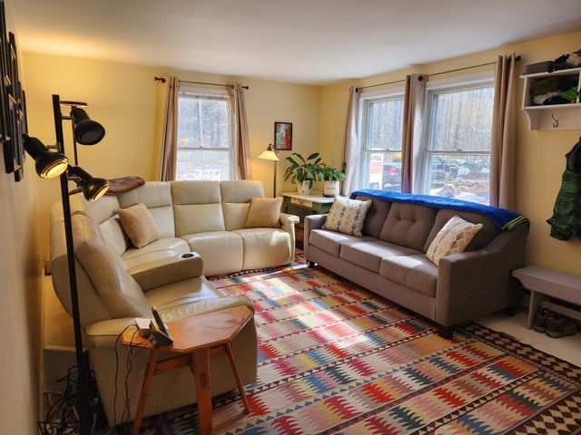 57 Oak Lane, Jamaica, VT 05343