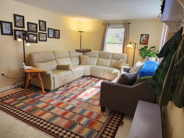 57 Oak Lane, Jamaica, VT 05343