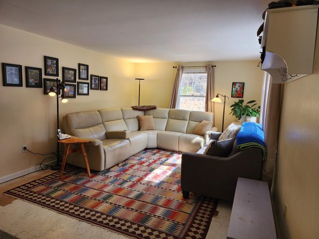 57 Oak Lane, Jamaica, VT 05343