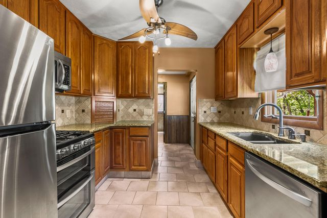 1102 LONGVIEW Loop, Council Bluffs, IA 51503