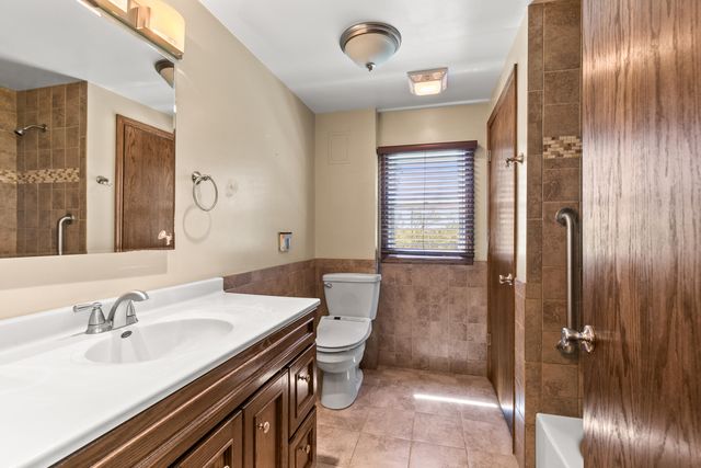 1102 LONGVIEW Loop, Council Bluffs, IA 51503