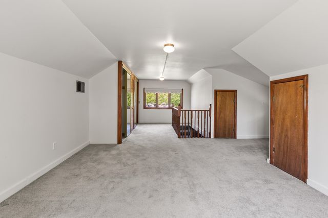 1102 LONGVIEW Loop, Council Bluffs, IA 51503