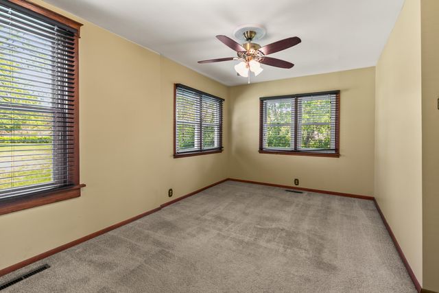 1102 LONGVIEW Loop, Council Bluffs, IA 51503