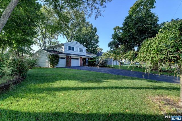 15 Jocelyn Place, Pequannock Township, NJ 07444