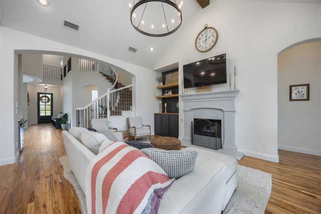 1200 Grant Avenue, Lantana, TX 76226