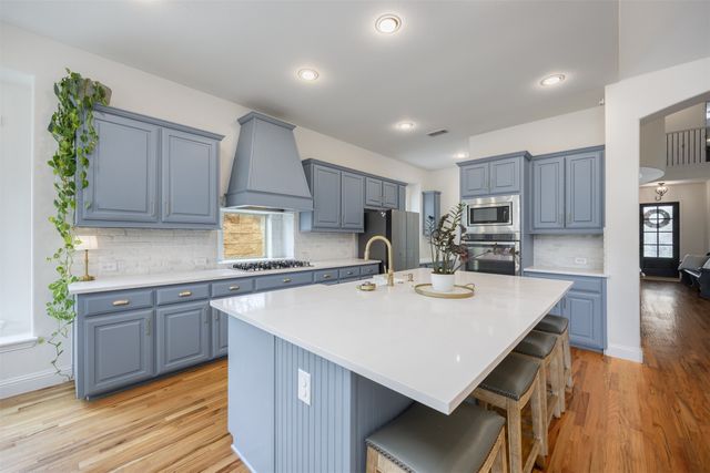 1200 Grant Avenue, Lantana, TX 76226