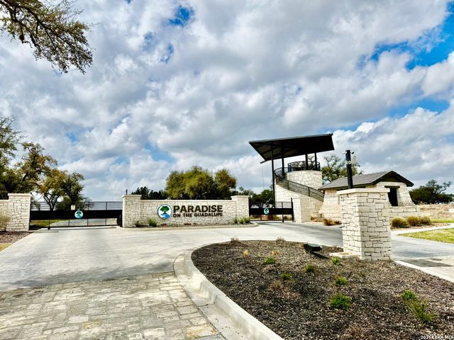1712 DEMI JOHN BEND RD, Canyon Lake, TX 78133