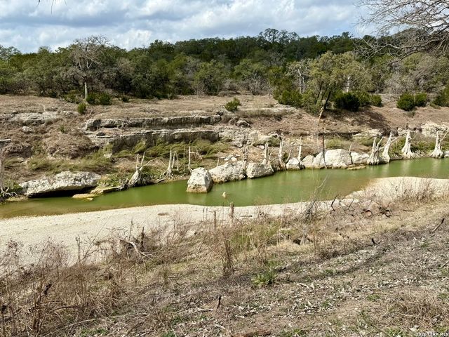 1712 DEMI JOHN BEND RD, Canyon Lake, TX 78133