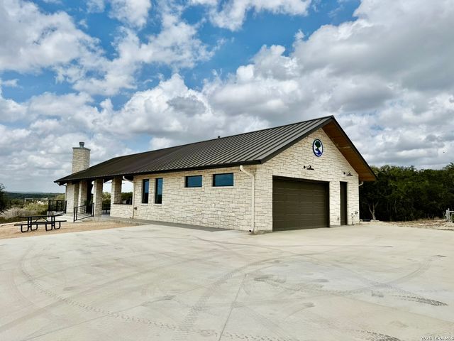 1712 DEMI JOHN BEND RD, Canyon Lake, TX 78133
