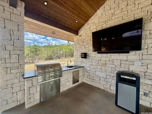 1712 DEMI JOHN BEND RD, Canyon Lake, TX 78133