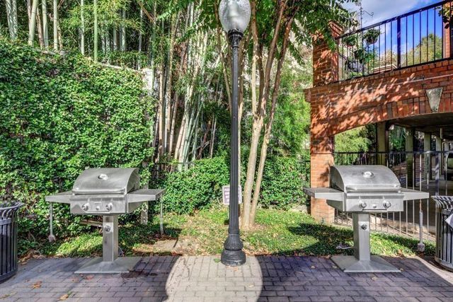 211 Colonial Homes NW Drive 2203, Atlanta, GA 30309