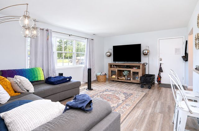 1100 E 6th Street 2, Des Moines, IA 50316