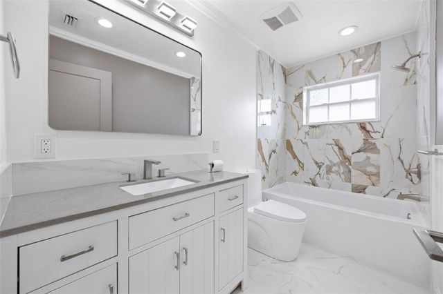 1817 OREGON AVENUE NE, St Petersburg, FL 33703