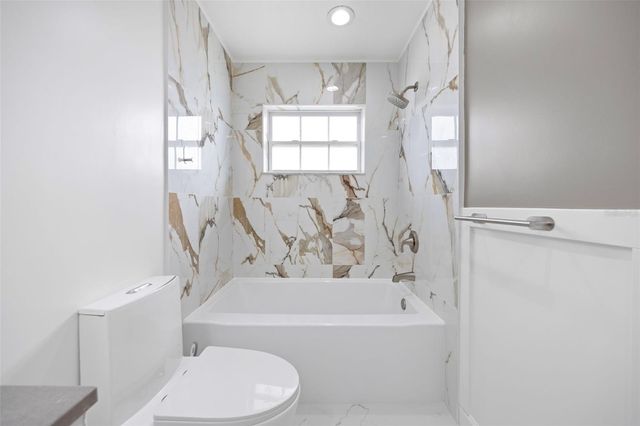 1817 OREGON AVENUE NE, St Petersburg, FL 33703