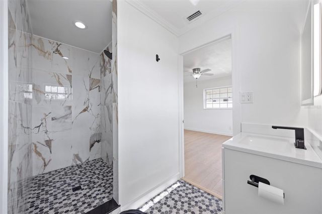 1817 OREGON AVENUE NE, St Petersburg, FL 33703