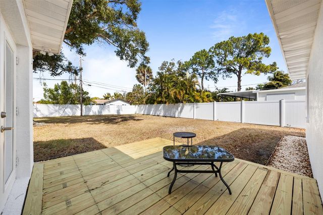 1817 OREGON AVENUE NE, St Petersburg, FL 33703