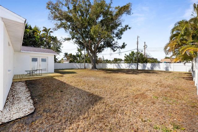 1817 OREGON AVENUE NE, St Petersburg, FL 33703