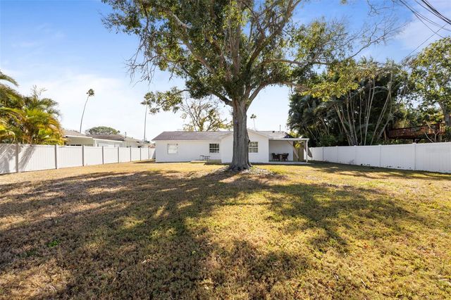 1817 OREGON AVENUE NE, St Petersburg, FL 33703