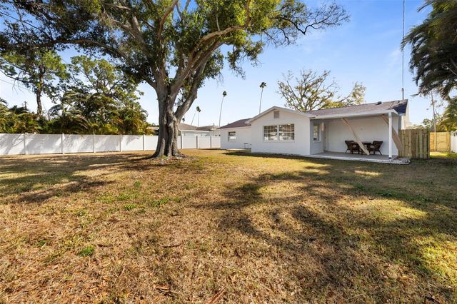 1817 OREGON AVENUE NE, St Petersburg, FL 33703