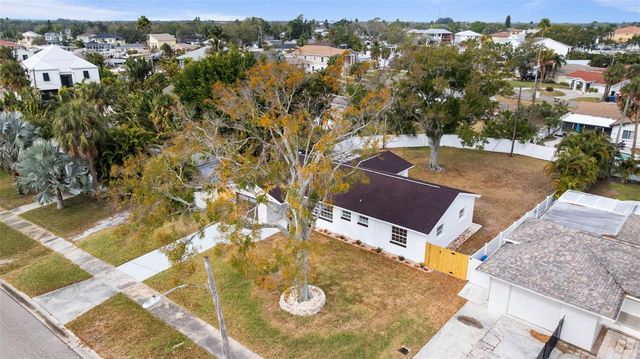 1817 OREGON AVENUE NE, St Petersburg, FL 33703