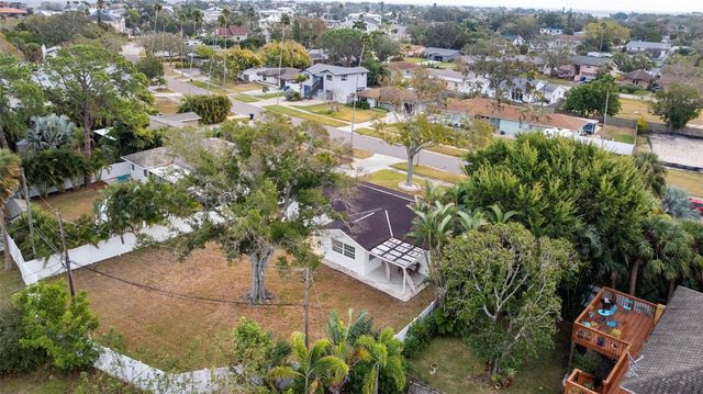 1817 OREGON AVENUE NE, St Petersburg, FL 33703