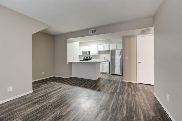 14311 N Pennsylvania Avenue 8N, Oklahoma City, OK 73134