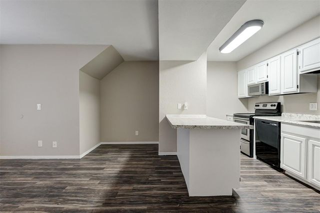 14311 N Pennsylvania Avenue 8N, Oklahoma City, OK 73134