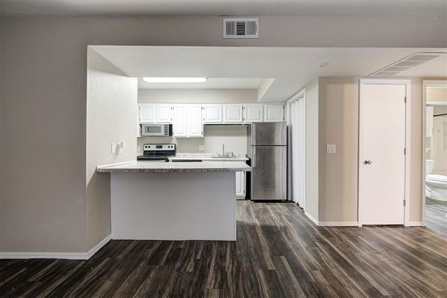 14311 N Pennsylvania Avenue 8N, Oklahoma City, OK 73134