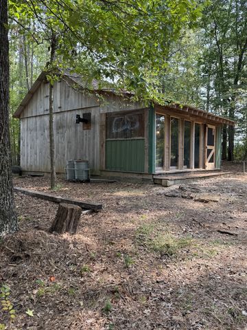 683 Lick Creek Rd, Big Sandy, TN 38221