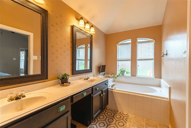 4805 Cliburn Drive, Fort Worth, TX 76244
