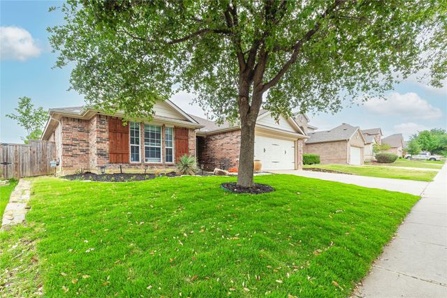 4805 Cliburn Drive, Fort Worth, TX 76244